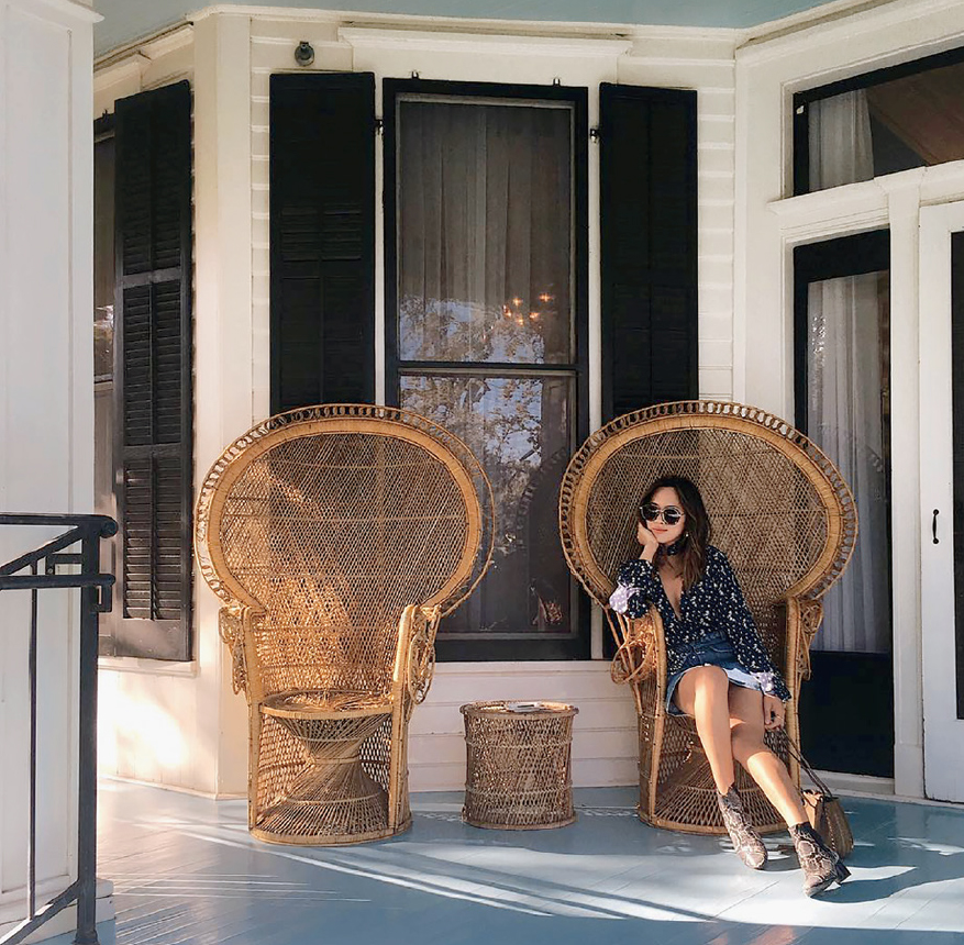 When I saw these perfect Emmanuelle peacock rattan chairs in front of a - photo 4