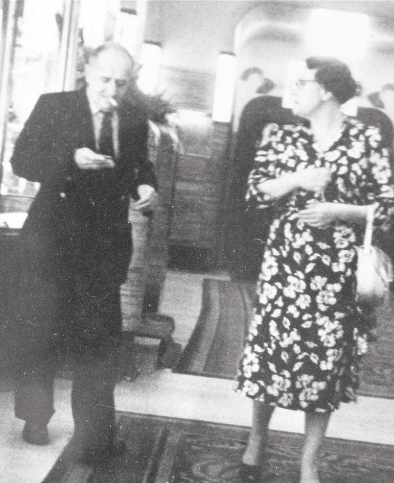 The Portland Spies Harry Houghton and Ethel Gee photographed by an MI5 - photo 11