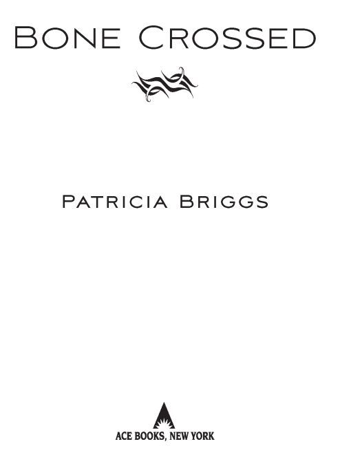 Table of Contents Titles by Patricia Briggs The Mercy Thompson Novels - photo 1