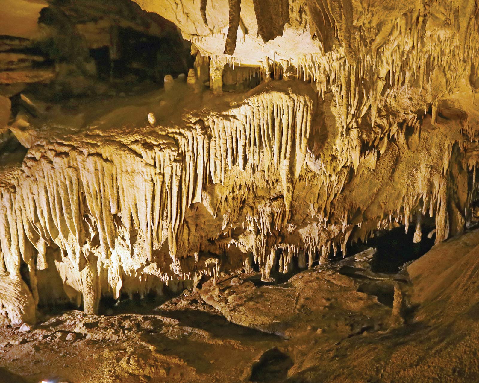 GO UNDERGROUND AT Explore this labyrinthpart of the longest cave system in - photo 9