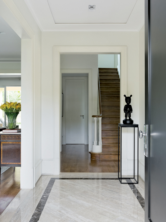 The entry hall vestibules and staircase are illustrative of the houses - photo 5