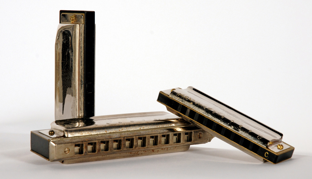 Image Credit Shutterstockcom Harmonicas Les went home holding the old dirty - photo 3