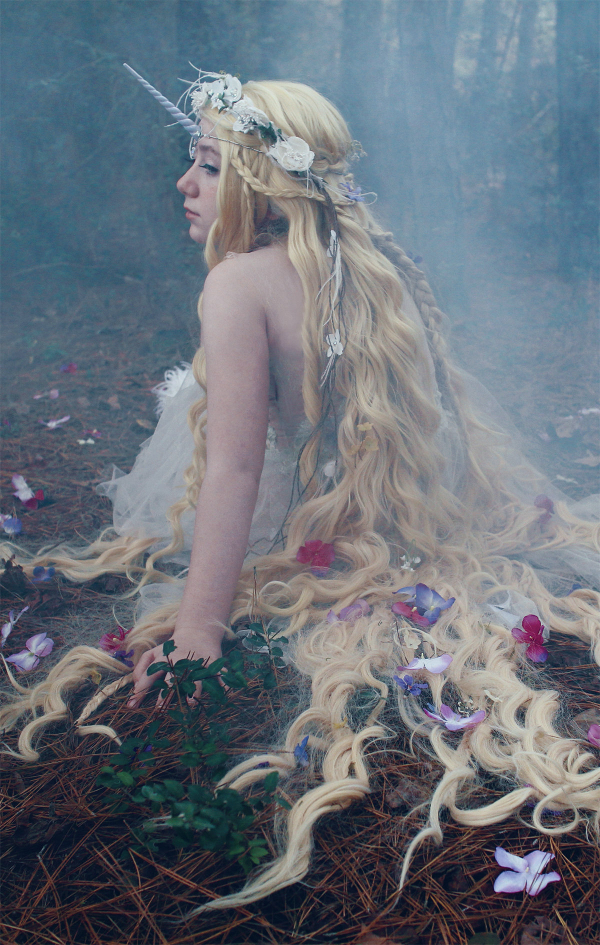 A glamorous unicorn-loving maiden Sophia Elam with tresses by Arda Wigs - photo 4