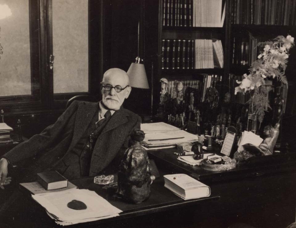 Sigmund Freud in his Berggasse study with orchid in flower 1930s Sigmund - photo 9