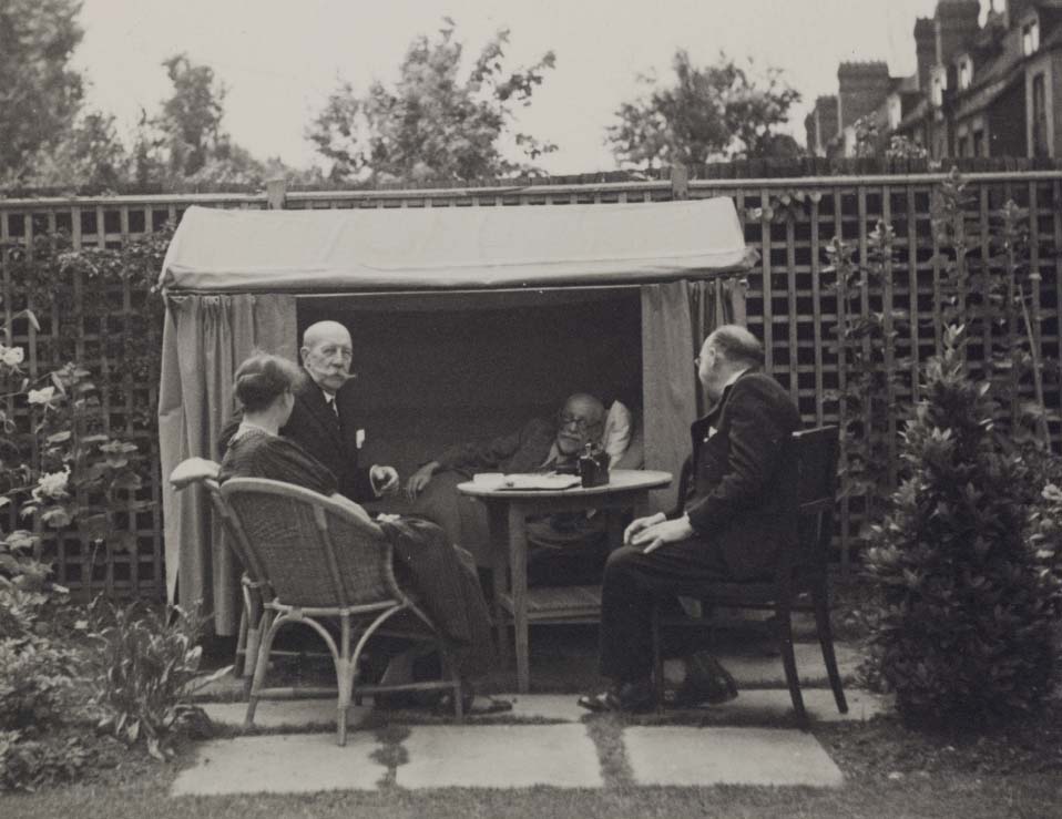 Sigmund Freud reclining in his garden bed August 1939 Other seated figures - photo 11