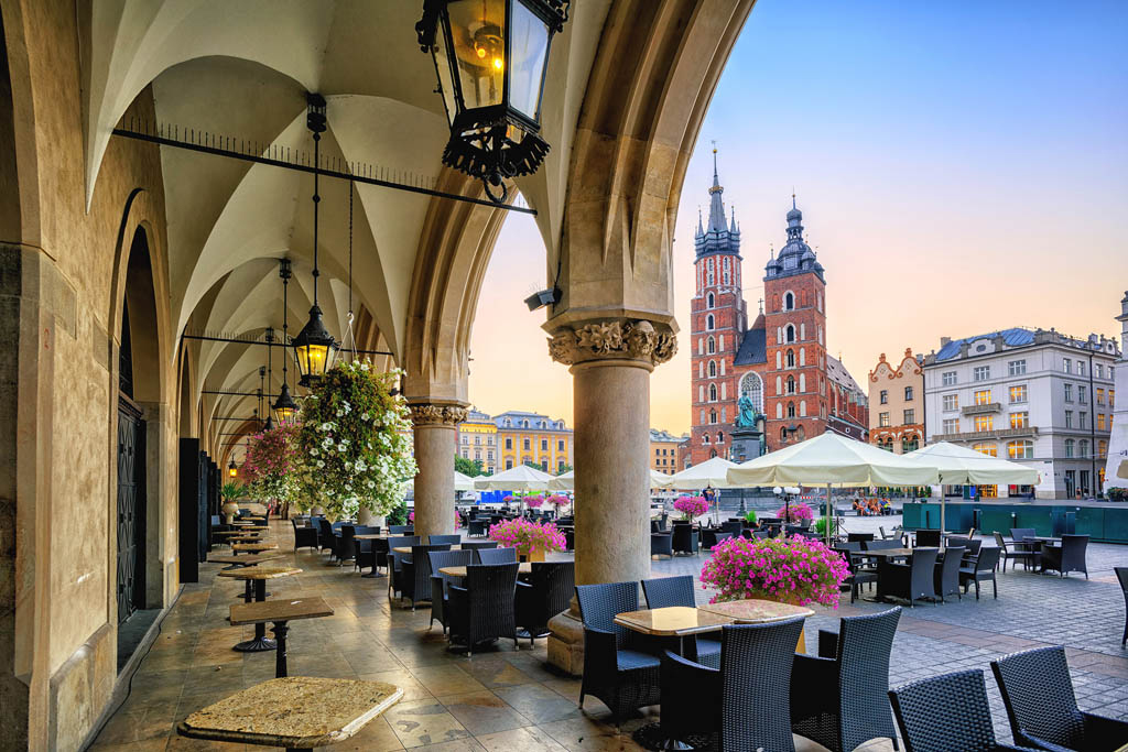 Main Market Square and Krakw BORIS STROUJKO SHUTTERSTOCK Why I Love - photo 8