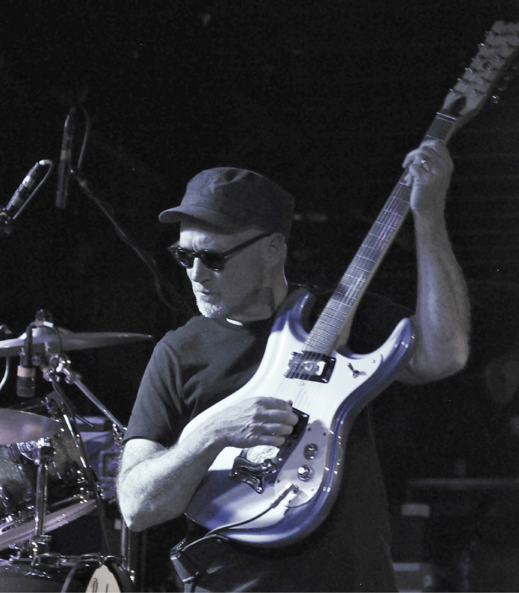 Marshall Crenshaw wields his Mosrite Mark XII in concert Courtesy of Gayle - photo 5