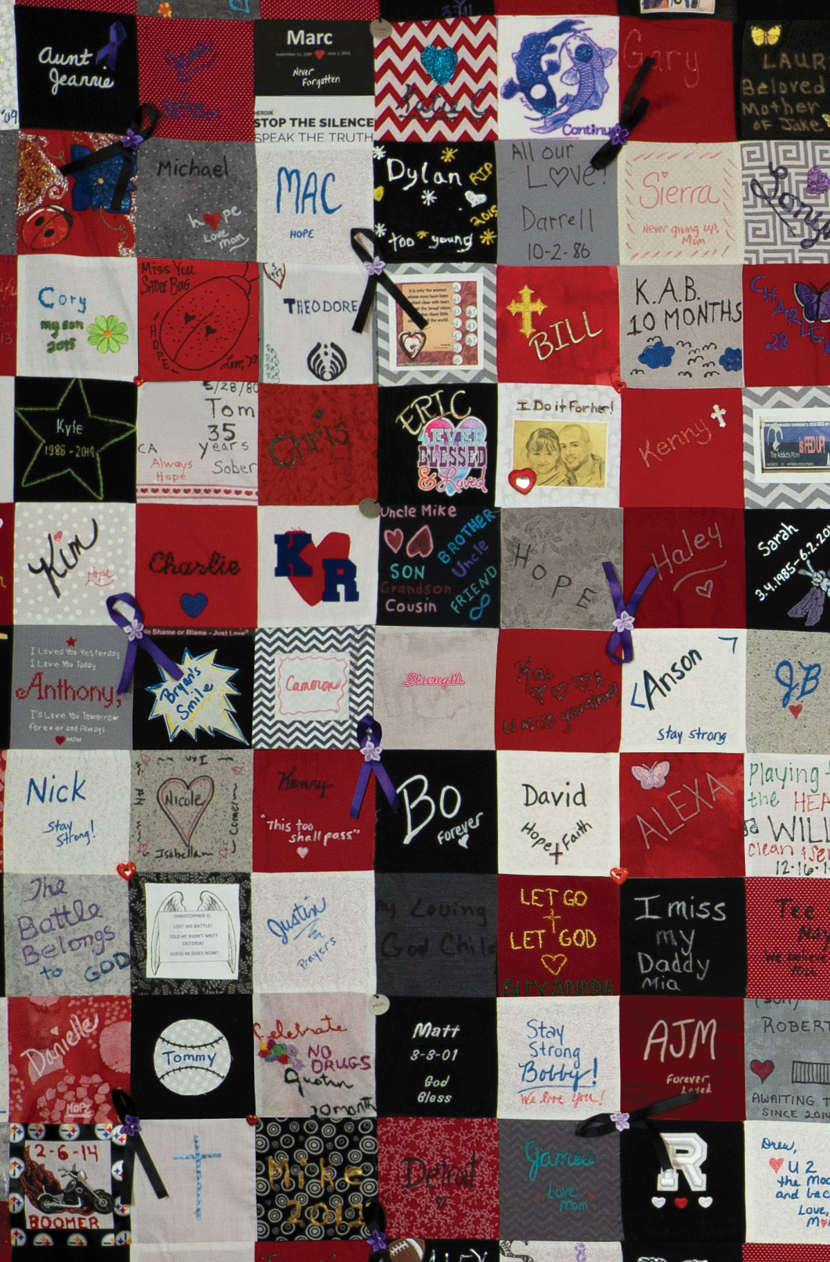 The Quilt Each year The Addicts Mom community creates a quilt to be displayed - photo 3