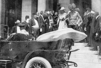 Moments before their death Archduke Franz Ferdinand and his wife Sophie in - photo 3