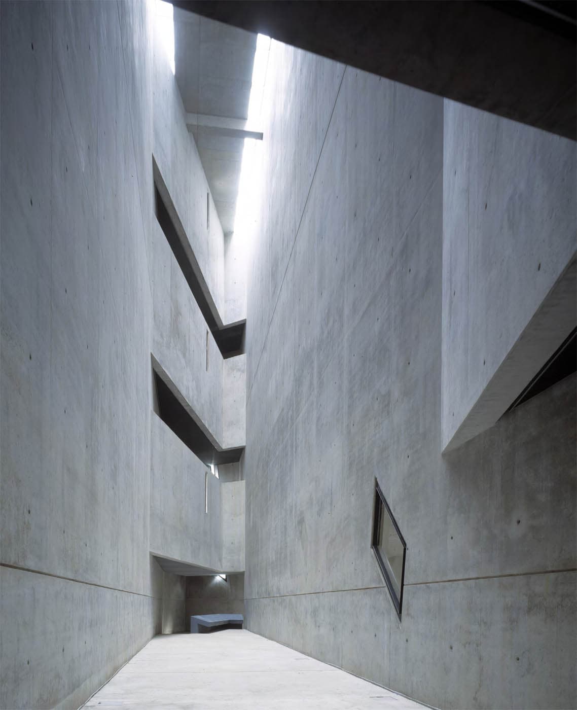 Void at eastern end of the Jewish Museum in Berlin designed by Daniel - photo 4