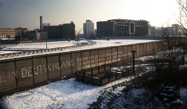 Edward Valachovics picture of the Berlin Wall in 1975 About Charles River - photo 1