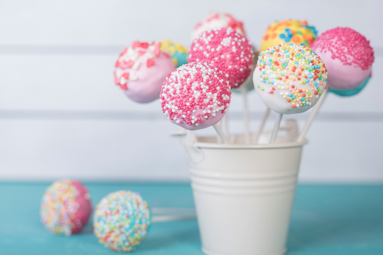 Cake pops are fun and exciting desserts that you want to stuff your mouth with - photo 6