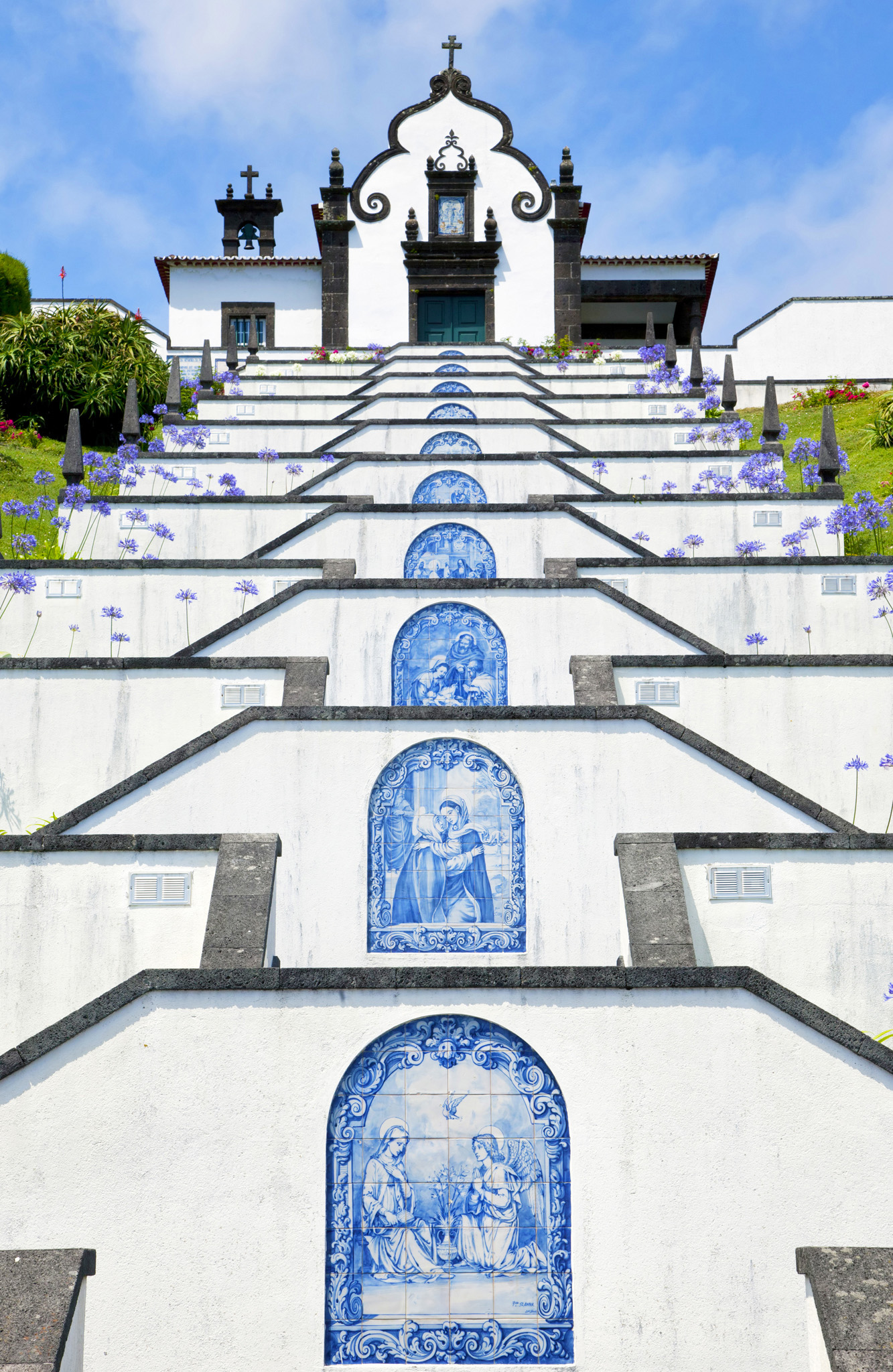 The Ermida de Nossa Senhora da Paz chapel is located near Vila Franca do Campo - photo 5