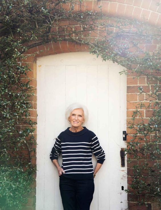 Contents About the Author Dame Mary Berry is the nations favourite baker - photo 2