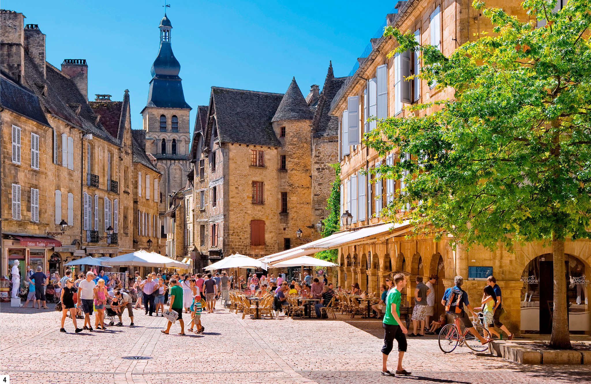 t Old Town in medieval Sarlat-la-Canda The backdrop of this unhurried and - photo 6