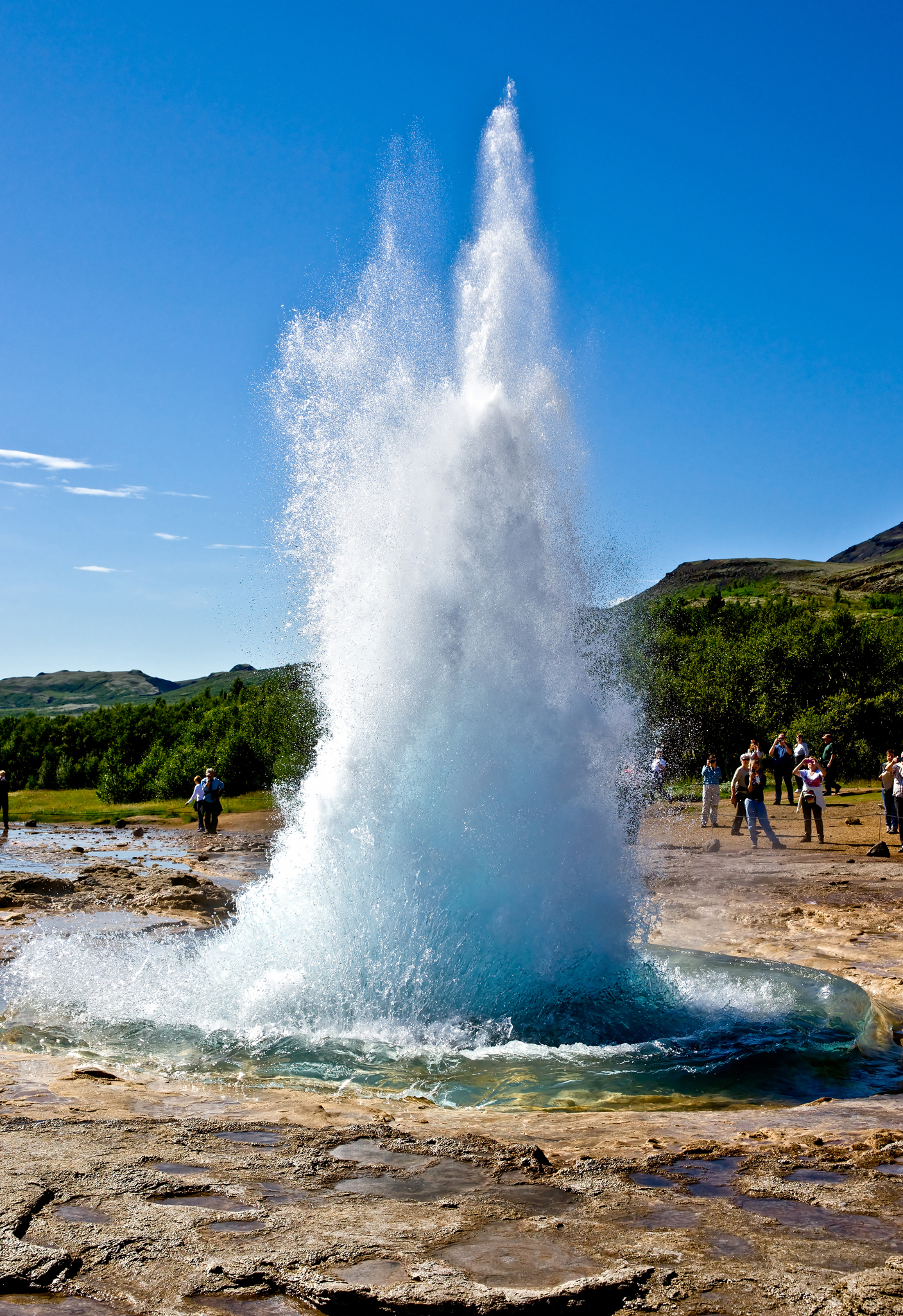 Strokkur geyser erupts every few minutes Day 3 Cross the gravel desert that - photo 5