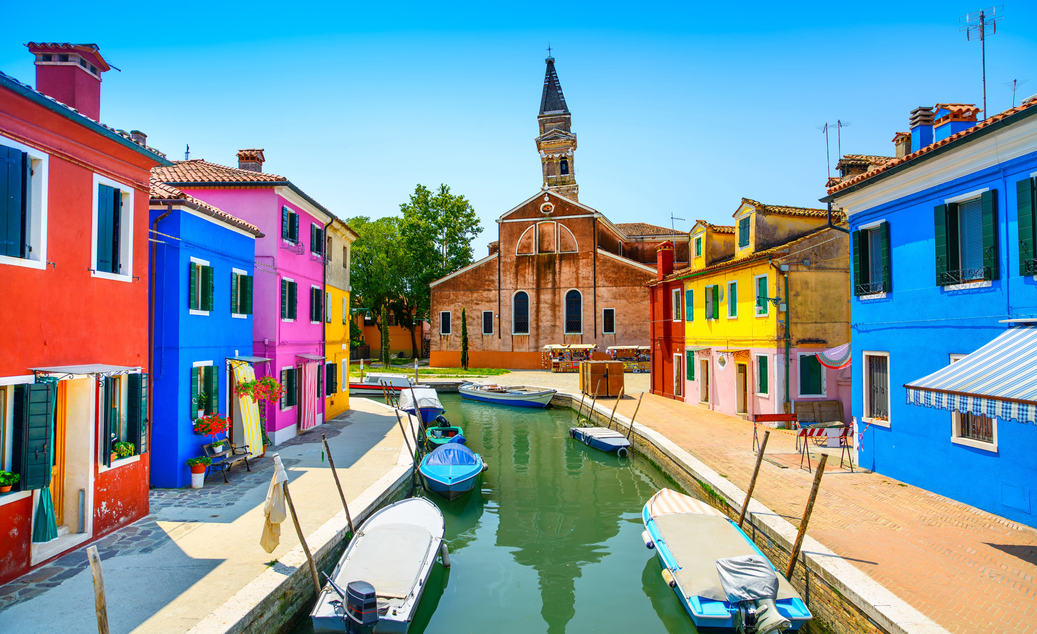 The island of Burano is well worth a visit for its splendid array of colourful - photo 14