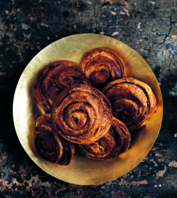 Cardamom knots Theres a legendary Scandi childrens story called When the - photo 6