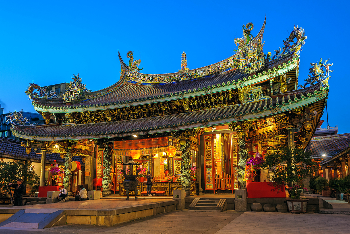 RICHIE CHAN SHUTTERSTOCK Taipei Top Sights Taipeis most atmospheric - photo 7