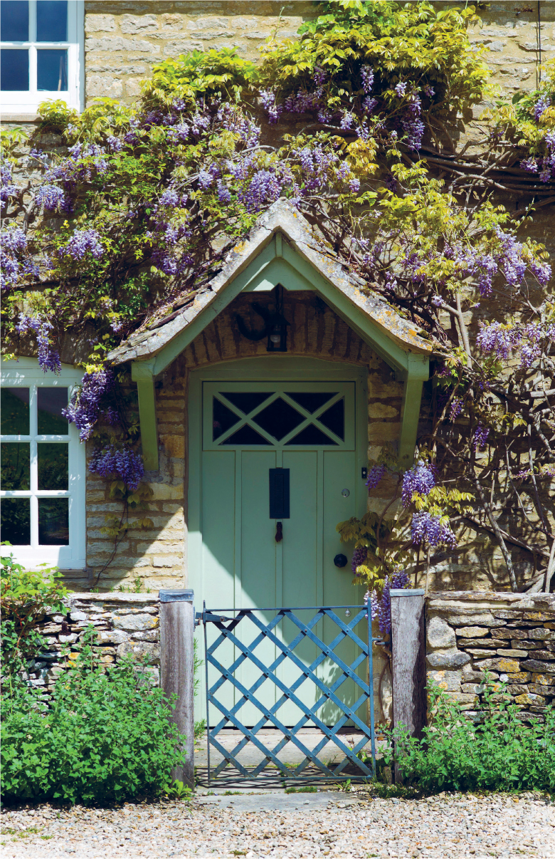 Robert Harding WISTERIA-CLAD COTSWOLD COTTAGE RG Contents Shutterstock - photo 3