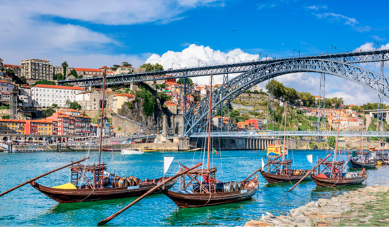 Boats on the River Douro When to visit Portos summers are hot with average - photo 6