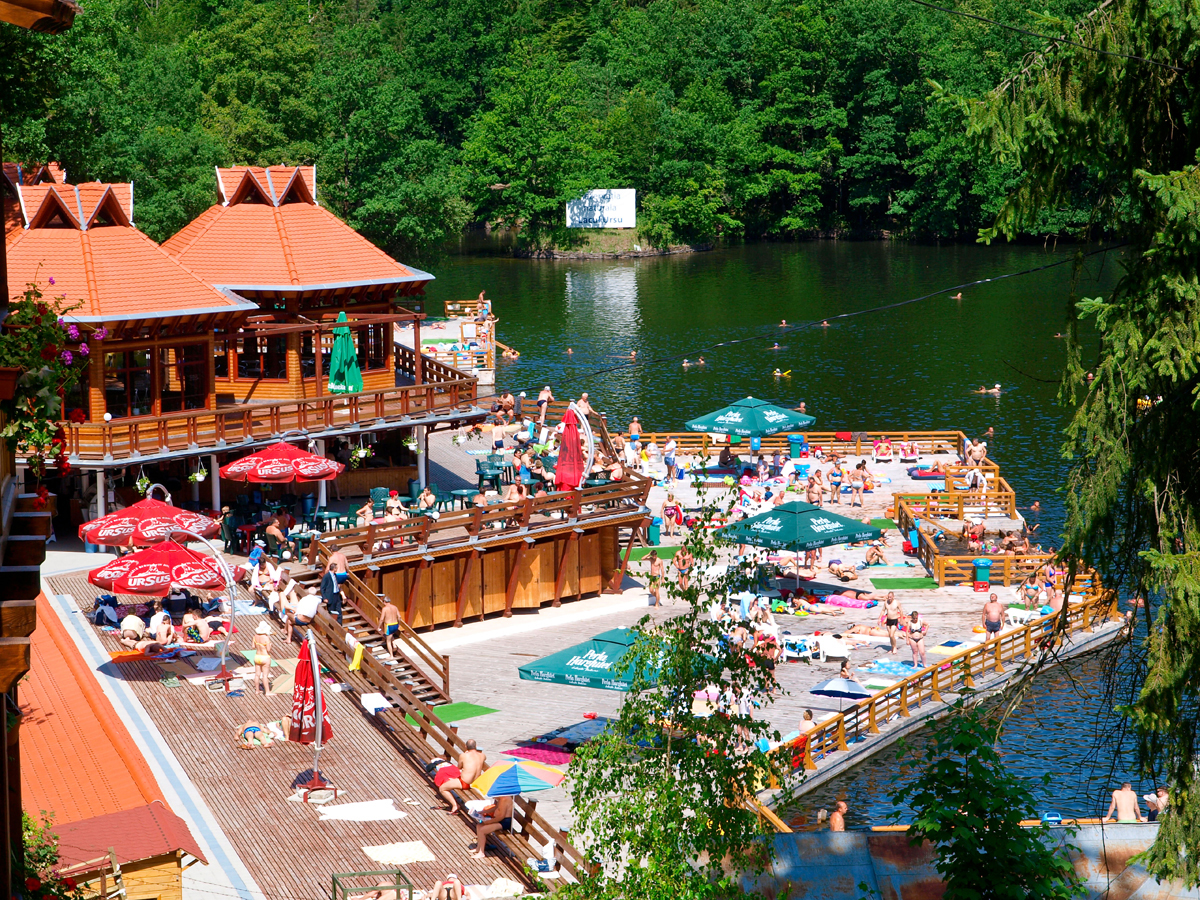 Alamy BEAR LAKE TRANSYLVANIA Spas Romania boasts one third of all Europes - photo 7