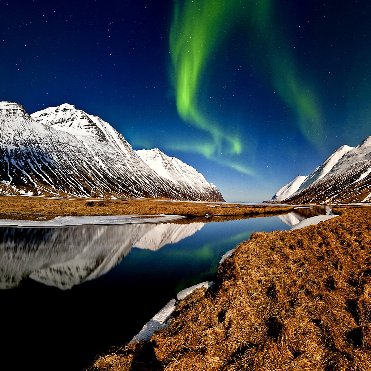 Vlundur Jnsson NORTHERN LIGHTS Contents iStock Introduction to Iceland - photo 3