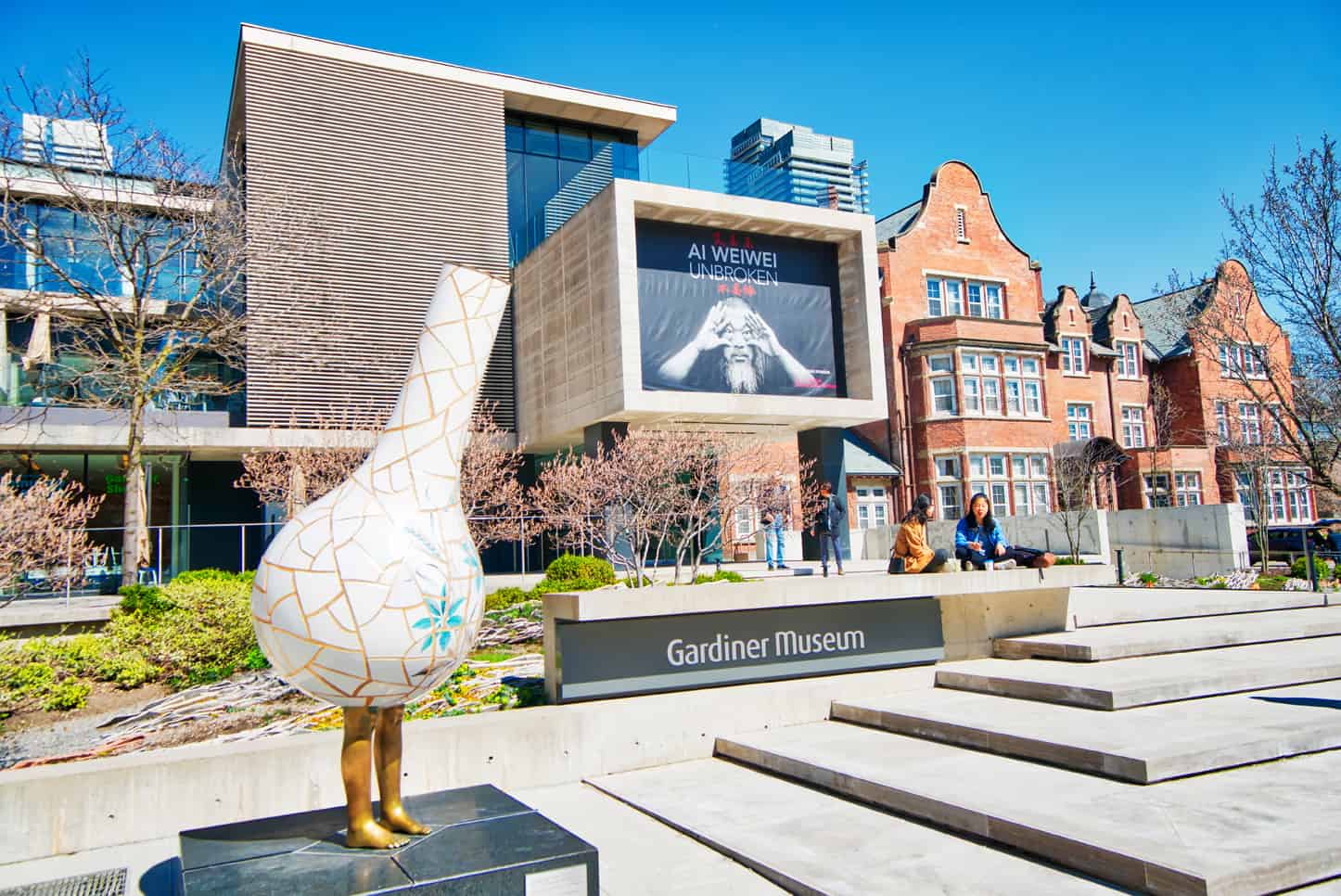 ART LOVERS Toronto is proud of its top art galleries Enjoy the Canadian - photo 4