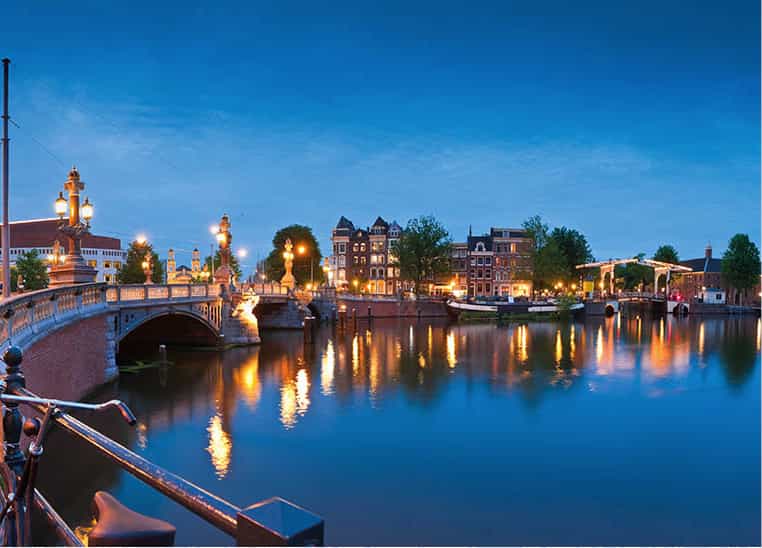 The Blauwbrug and the River Amstel iStock GEOGRAPHY With a population of over - photo 12