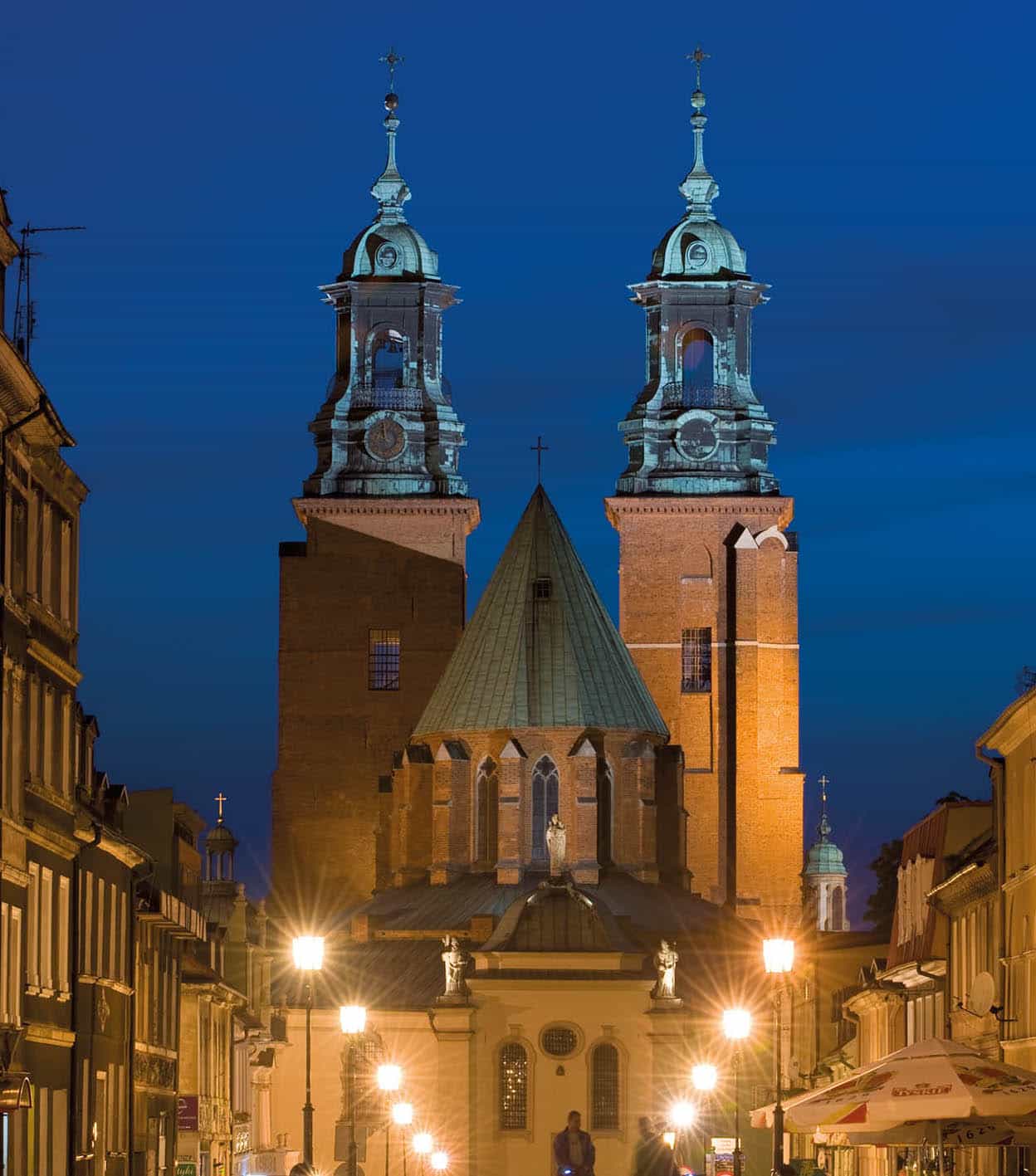 Gniezno Cathedral The biggest Gothic church in Poland stands in the centre of - photo 13