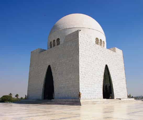 Mazar-e-Quaid Surrounded by a beautifully kept garden complex this imposing - photo 12