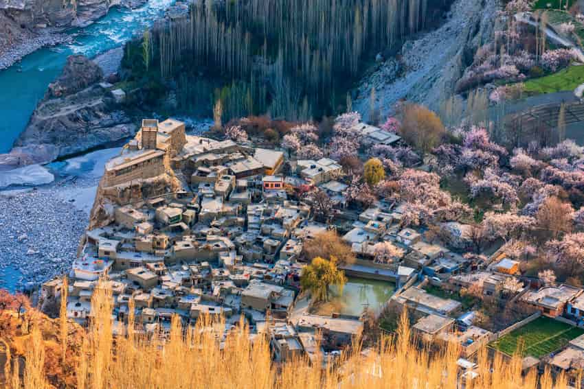 Hunza This valley has an almost eerie beauty its tapestry of terraced fields - photo 13