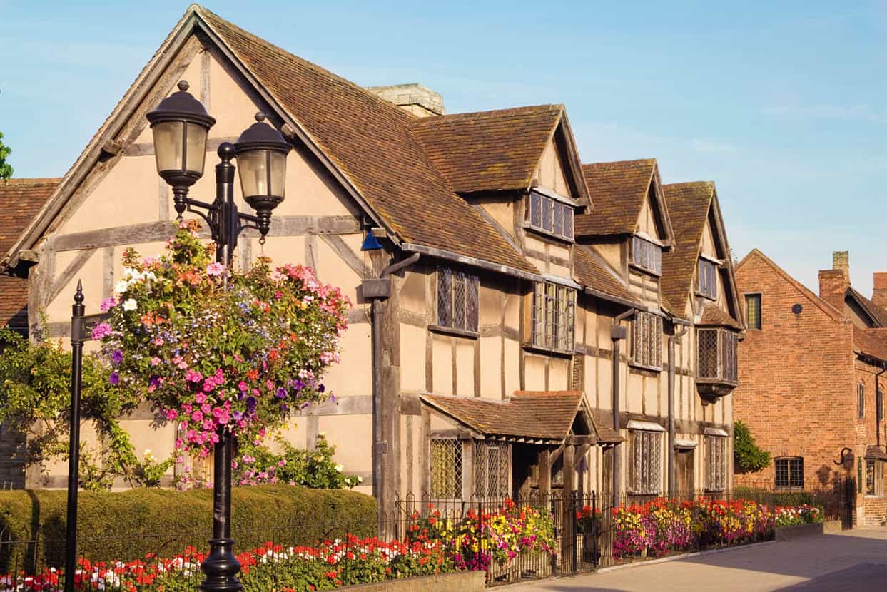 Stratford-upon-Avon William Shakespeares picturesque birthplace is a good base - photo 6