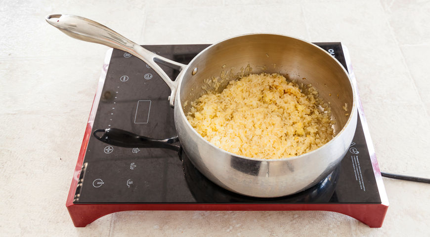 Onions chop Melt in saucepan the butter saute the onions 4 minutes put the - photo 4