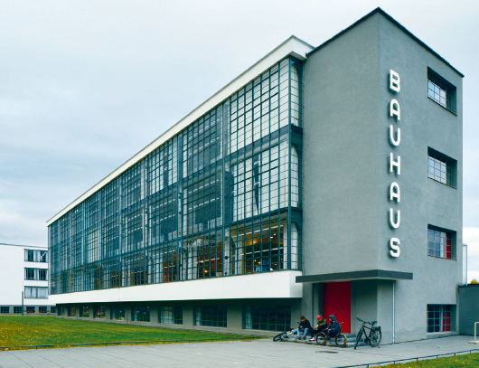 Bauhaus Dessau Walter Gropius 1924 The underlying theories of practicality - photo 4