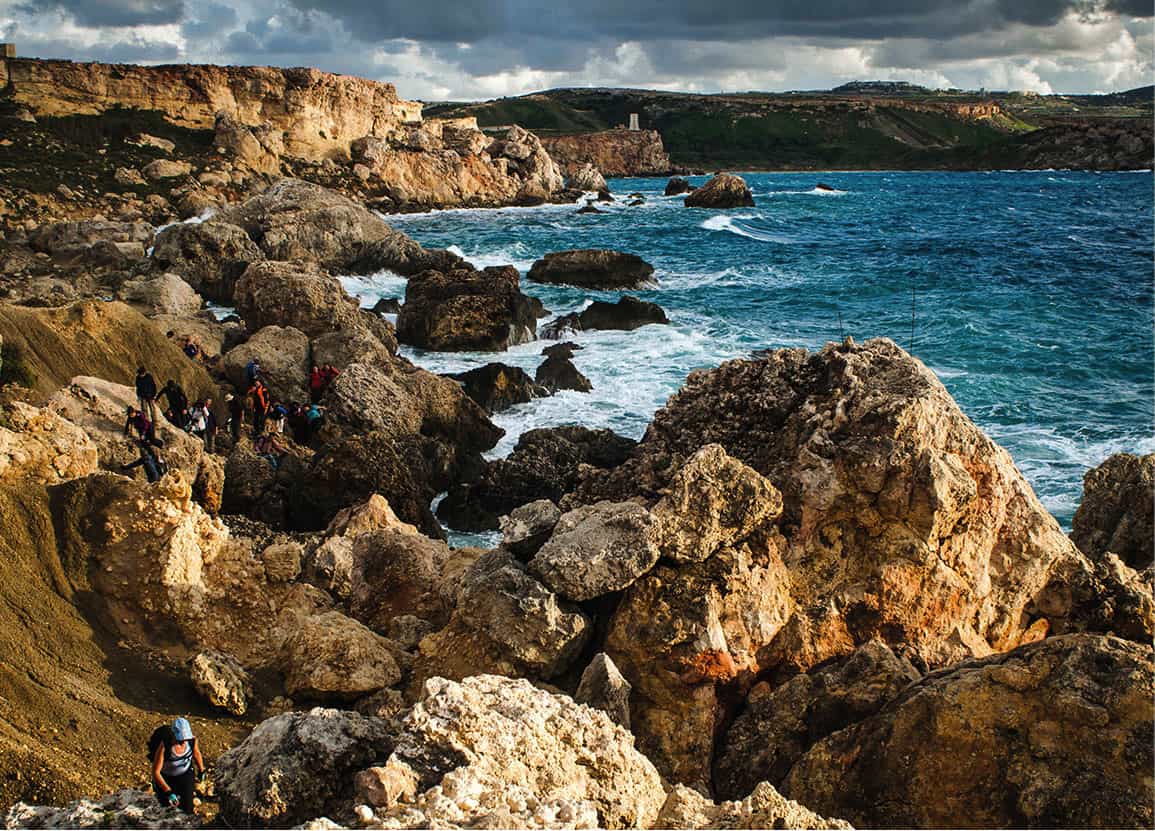 Walking and hiking Both the north can be hiked round in a day Viewing Malta - photo 11