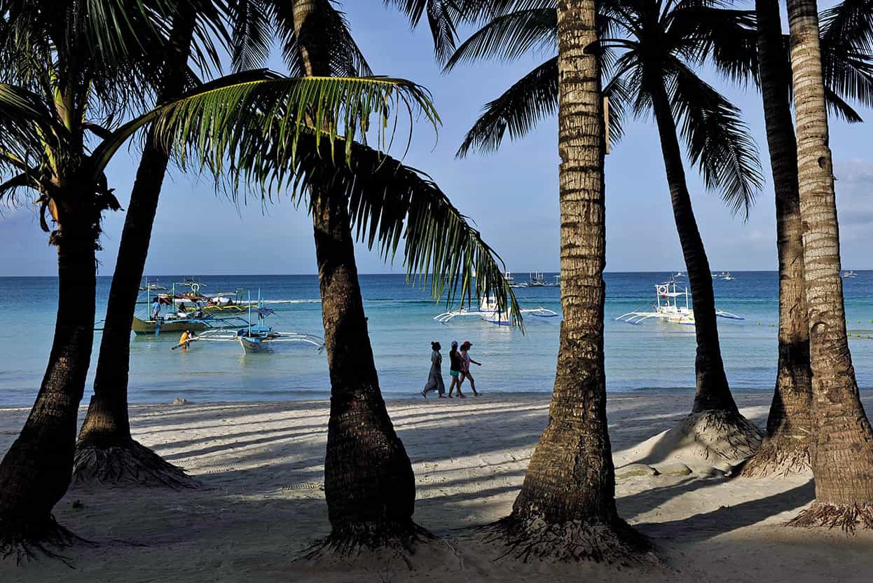 Boracay This beautiful island with the highest-profile of any of the 7641 in - photo 7