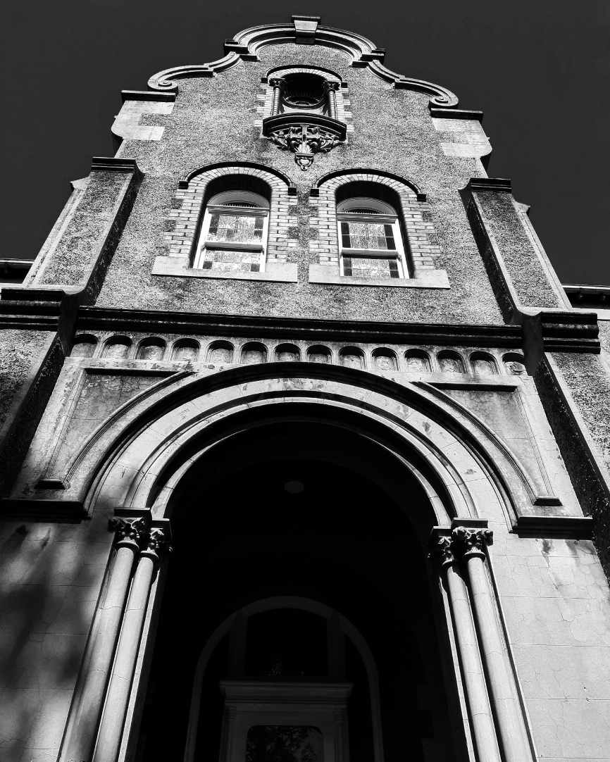 LOOKING UPWARD And looking upward there is a sight The glorious building - photo 8