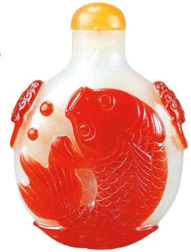 Fig 5 Glass Snuff Bottle with Overlay Fish Pattern Mid-Qing dynasty Height - photo 4