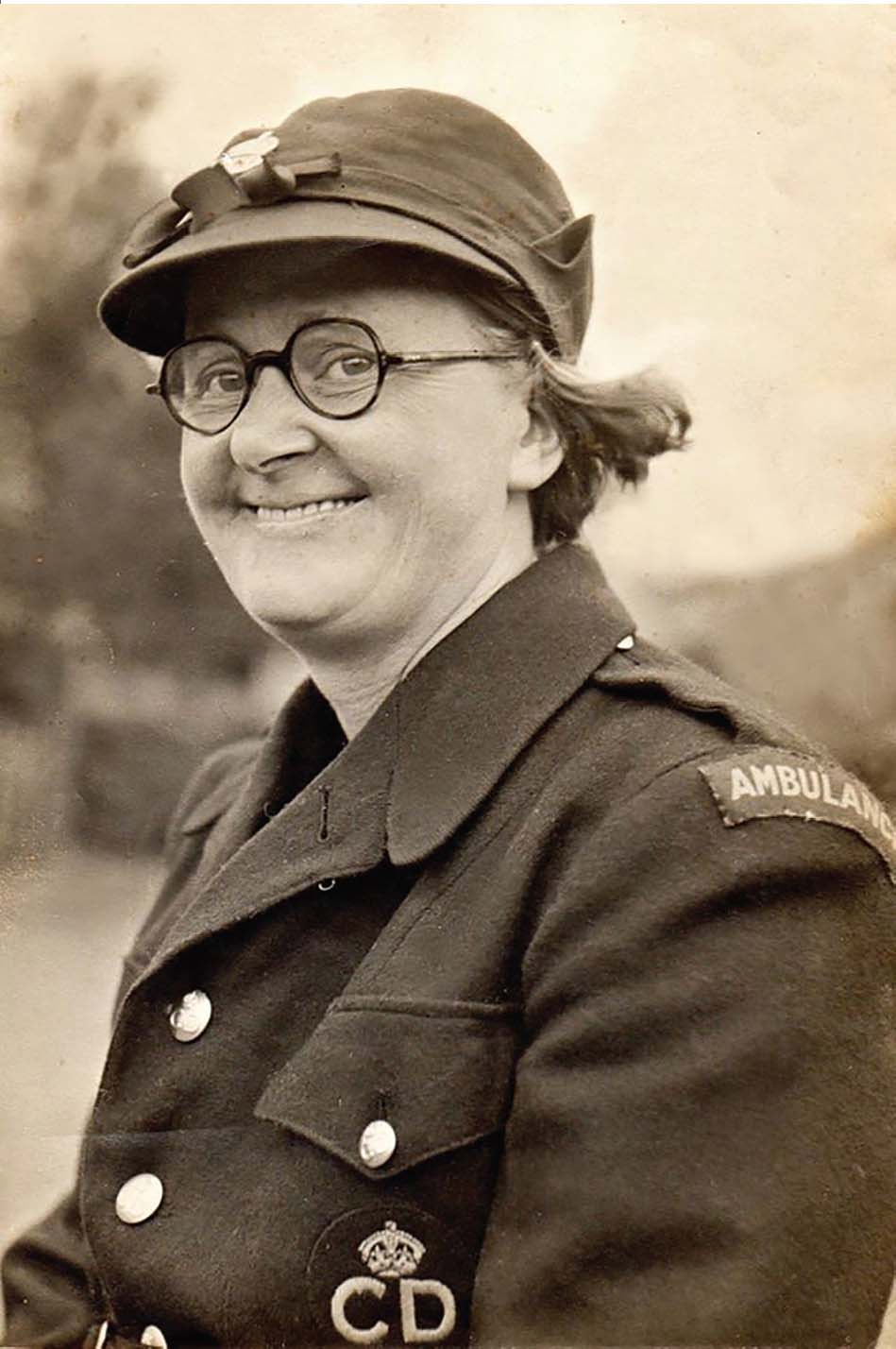 Ambulance Driver Mary Beddow Wellington Shropshire 1942 Snapshot of a - photo 5