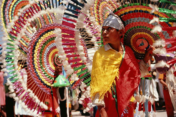 Getty Images QUETZAL DANCERS IN AZTEC COSTUMES PUEBLA Fact file The worlds - photo 5