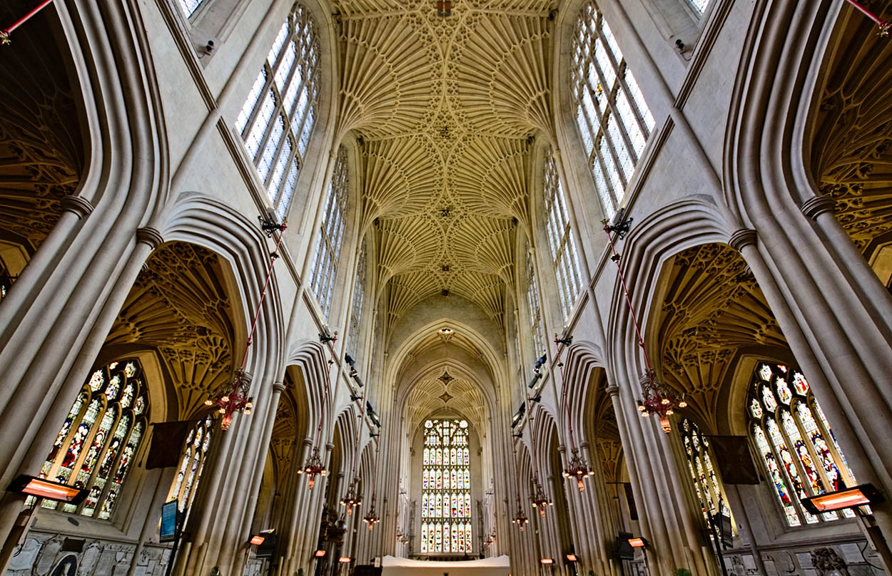 Bath Abbey The heart of the city in the Middle Ages the site of the - photo 7