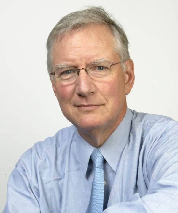 Tom Peters says The quality of written communication is still incredibly - photo 1