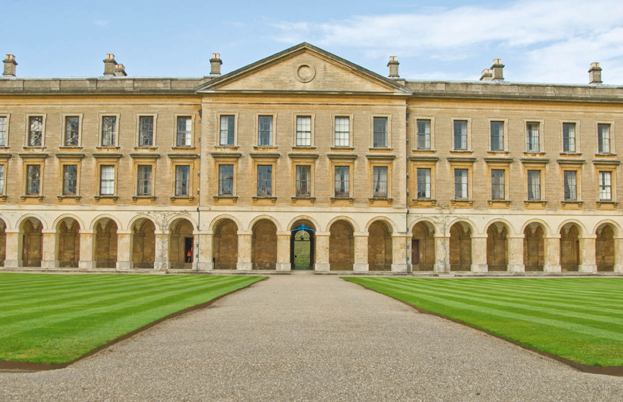 Magdalen College Dominating the eastern end of the High Street Magdalen has a - photo 4