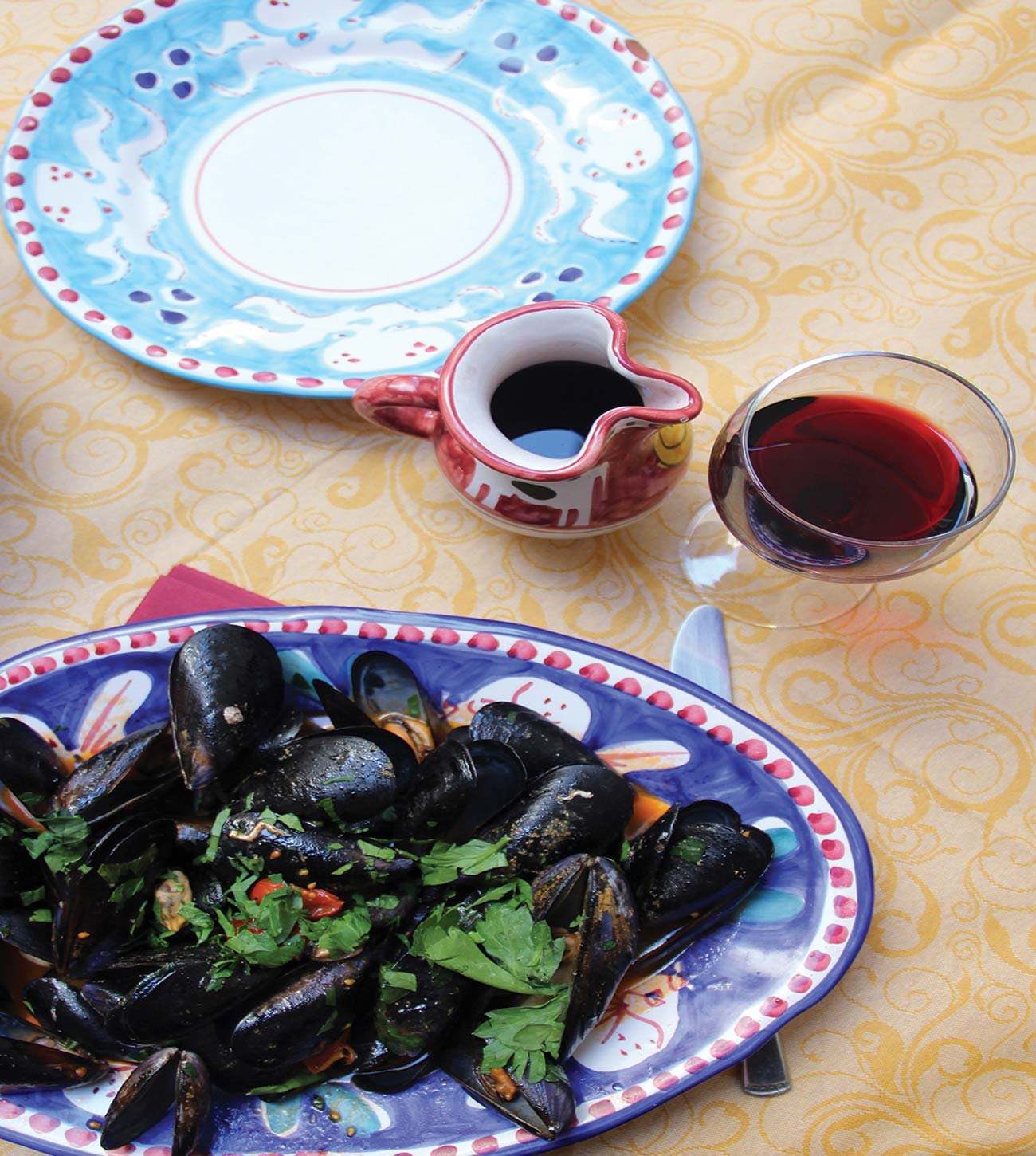 mussels served on the traditional Amalfi Coast plate Villa Cimbrone in Ravello - photo 5