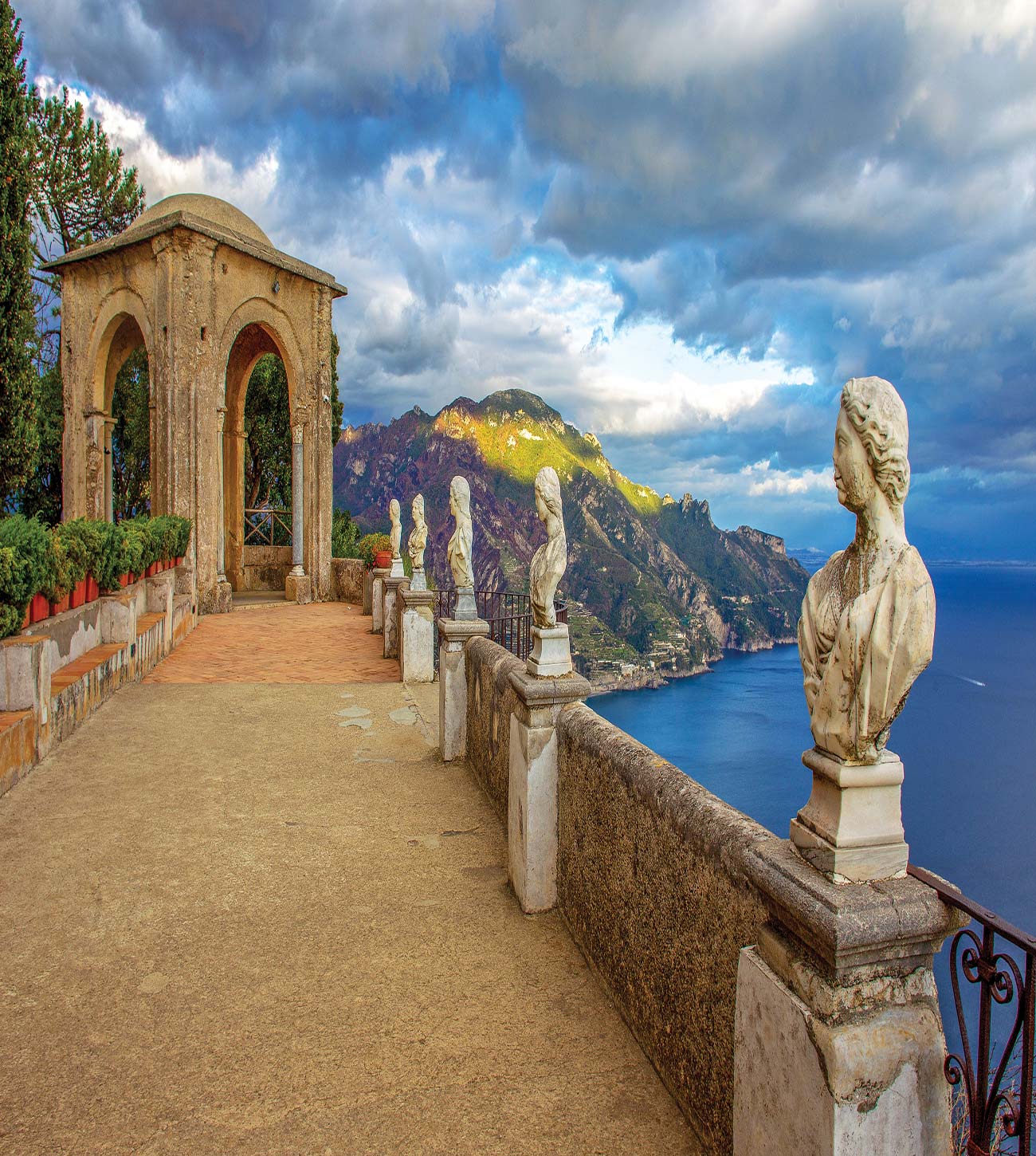 Villa Cimbrone in Ravello Pompeii When you think of la dolce vita - photo 6