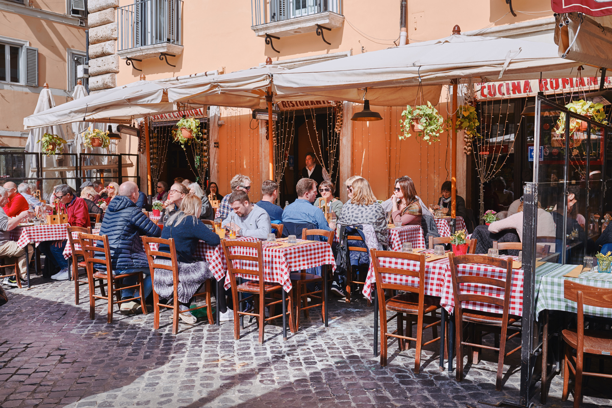 Dining alfresco in Campo de Fiori Shutterstock Where to Shop The opening of - photo 5