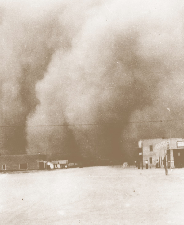 Plate 325 A dust storm bears down on the town of Darrouzett Texas - photo 6