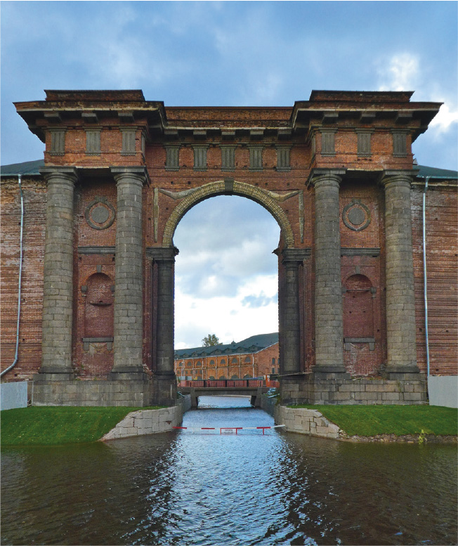 The stark Tuscan Doric columns of New Holland Arch The tower over the - photo 7