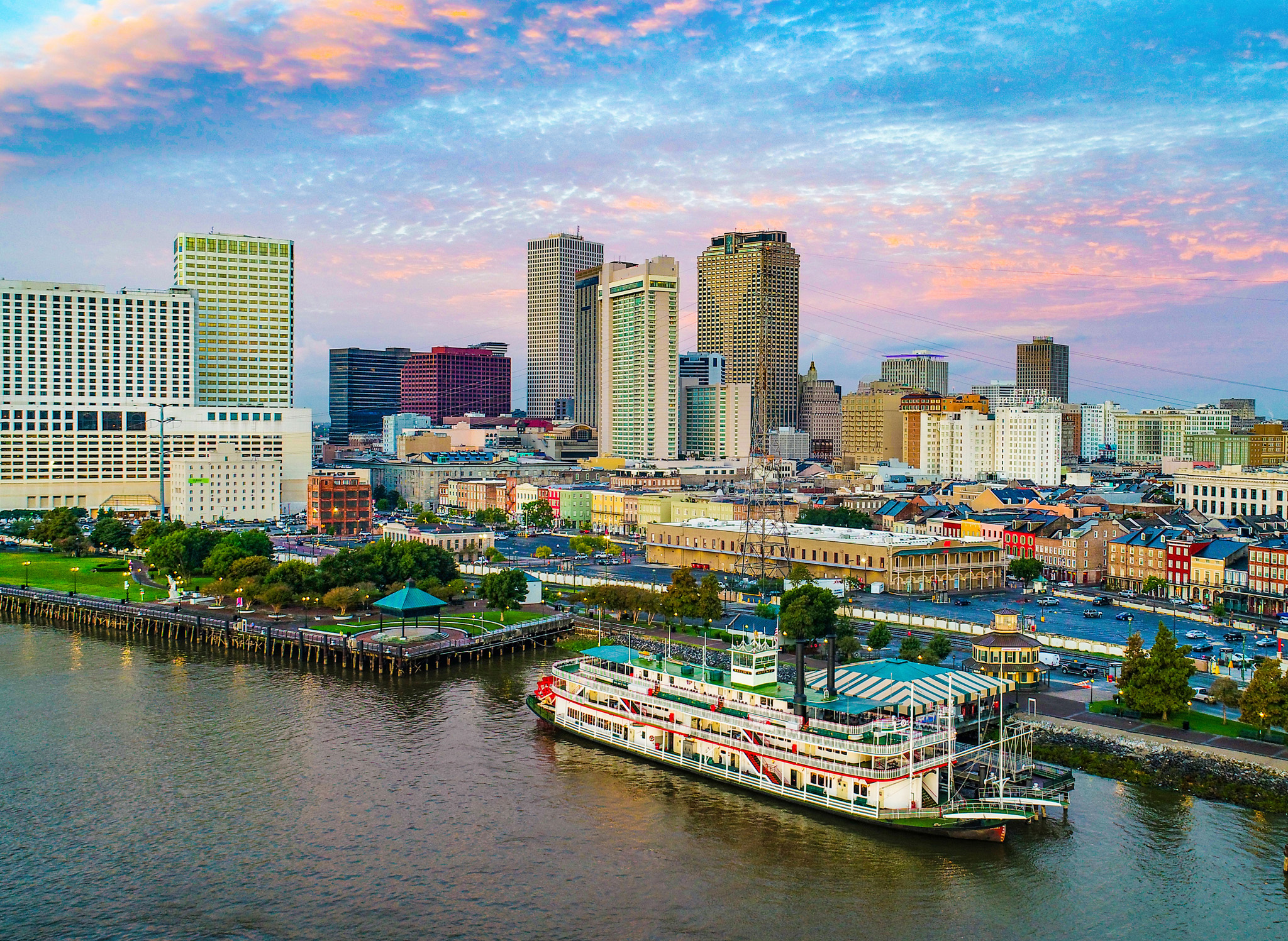 The Mississippi Riverfront with its steamboats is a great starting point for - photo 4